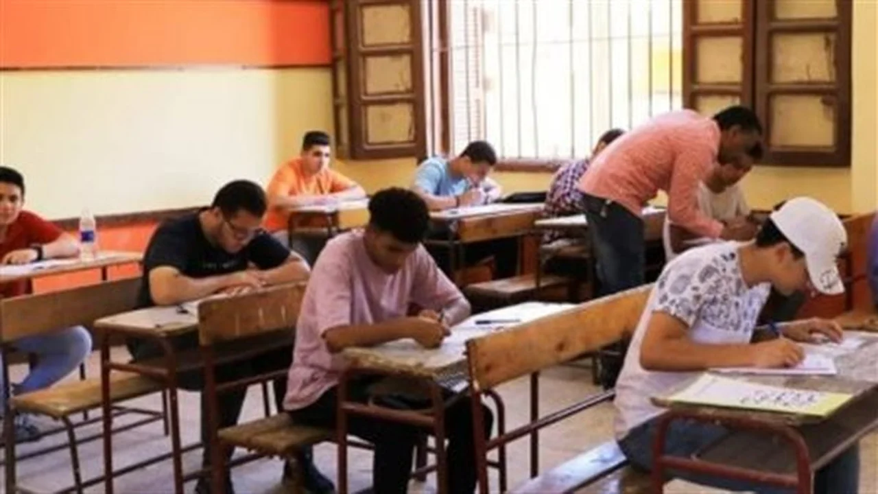 جدول الامتحانات.. تفاصيل اختبارات الثانوية العامة لطلاب علمي وأدبي بنهاية العام